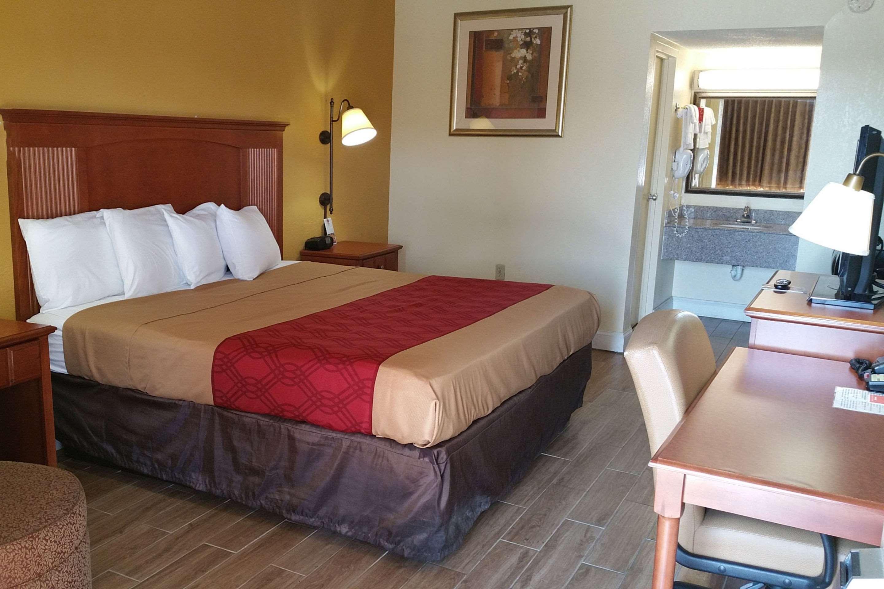 อีโคโน ลอดจ์ ไบรอน Hotel ภายนอก รูปภาพ