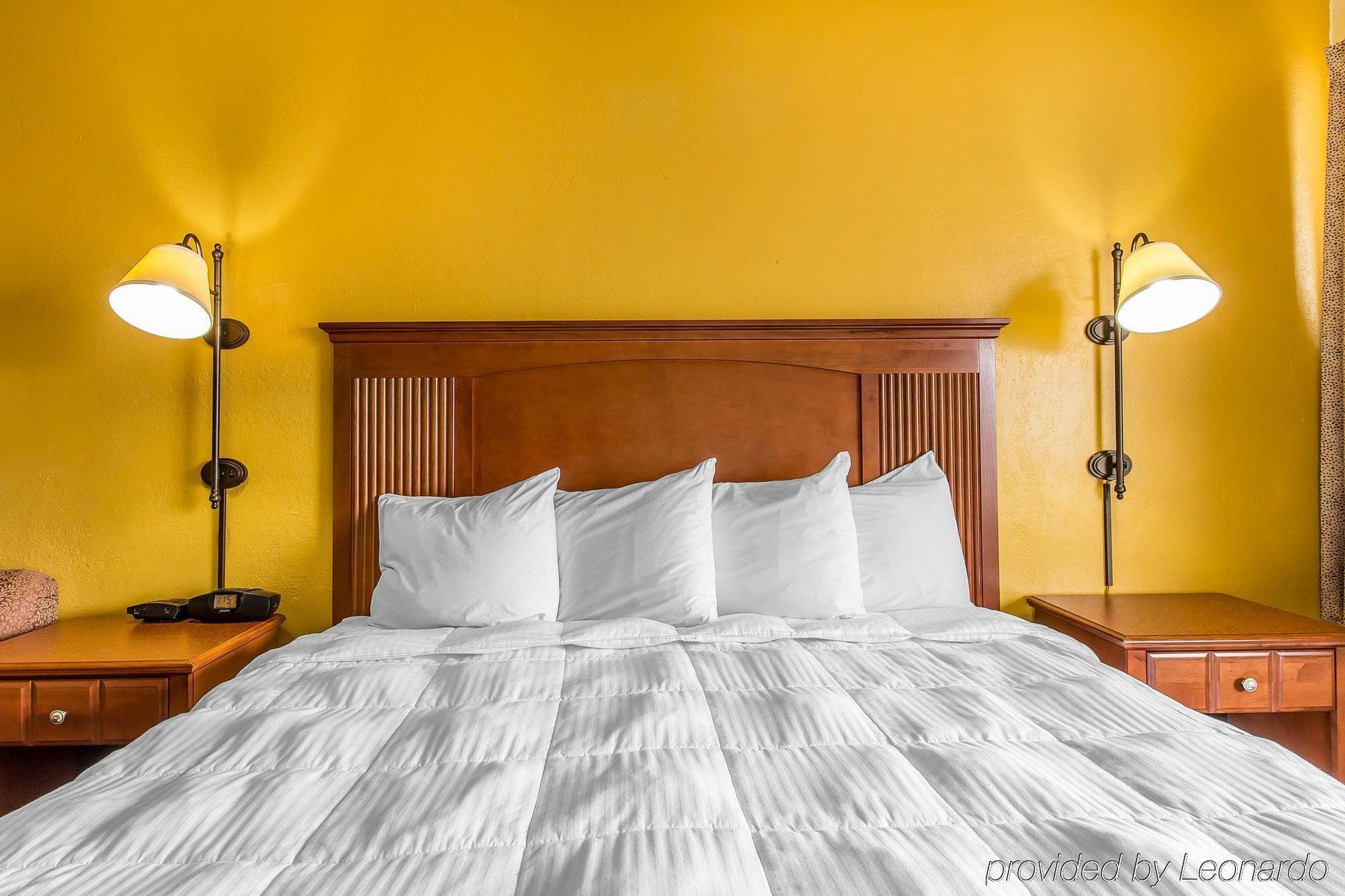 อีโคโน ลอดจ์ ไบรอน Hotel ภายนอก รูปภาพ