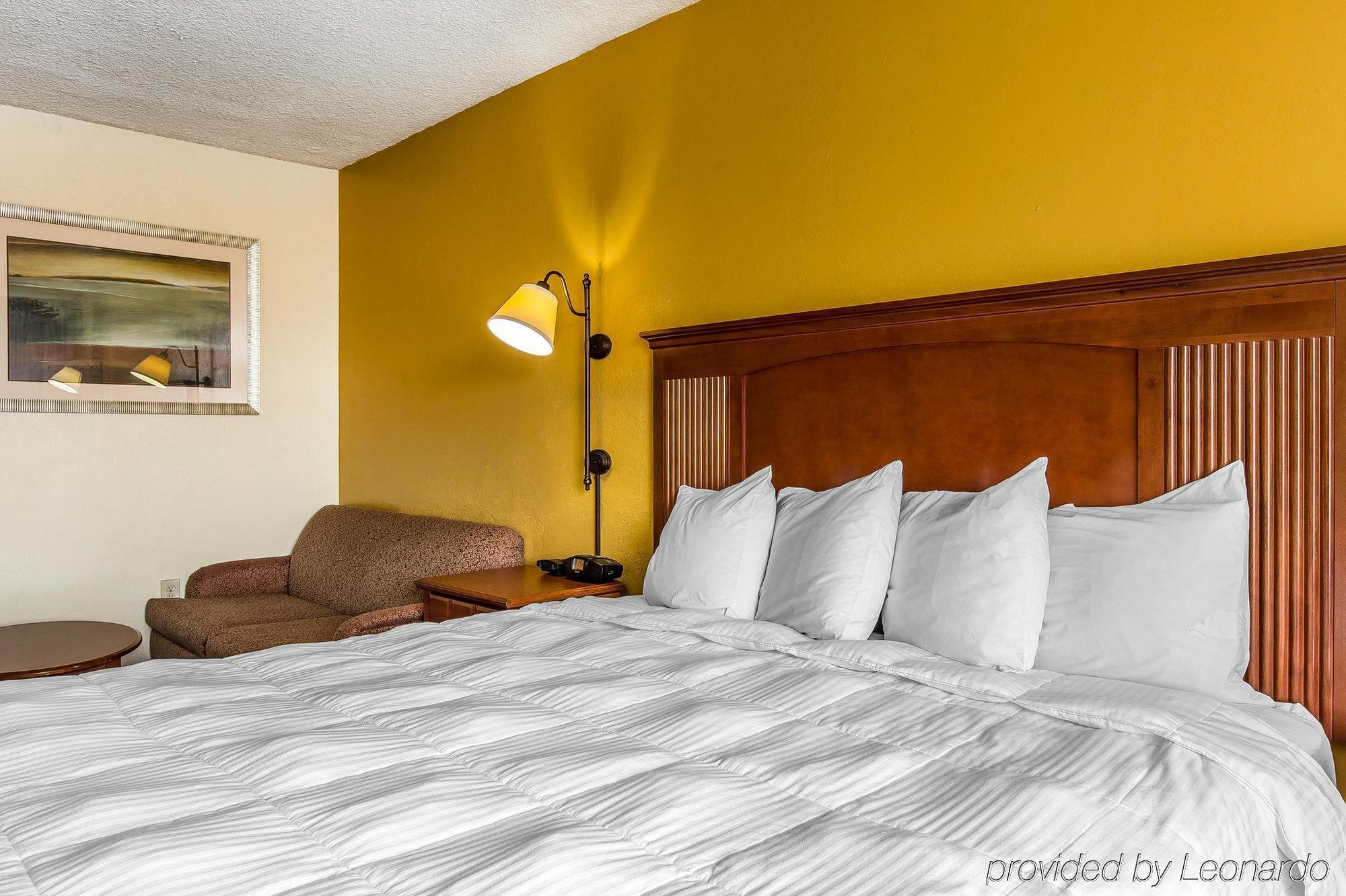 อีโคโน ลอดจ์ ไบรอน Hotel ภายนอก รูปภาพ
